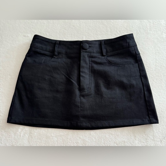 Princess Polly Stafford Low Rise Mini Skirt Black US 4 - Picture 5 of 8